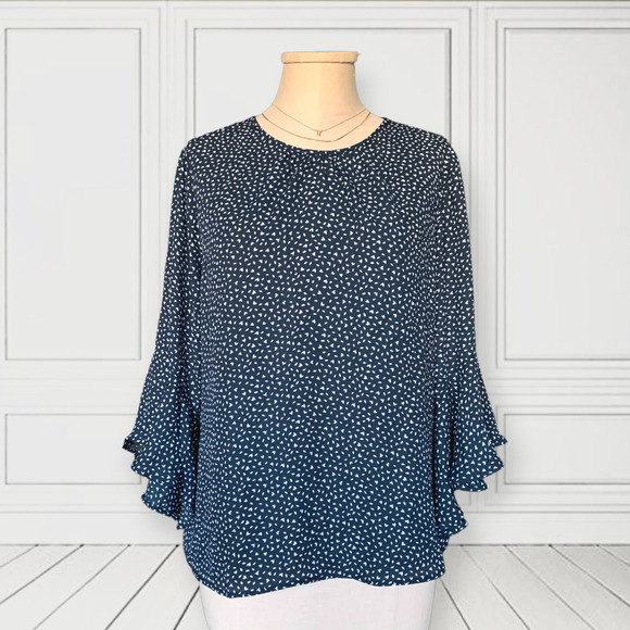 New BANANA REPUBLIC Bell Sleeves Pleated Blouse Top Fall Soft Blue Medium - Picture 1 of 10